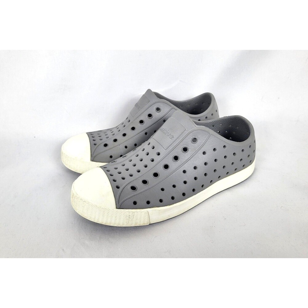 Native Jefferson Shoes Youth 2 J2 Gray Slip On Boys Girls Beach Water